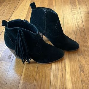 Steve Madden low cowboy black suade boots with fringes size 8